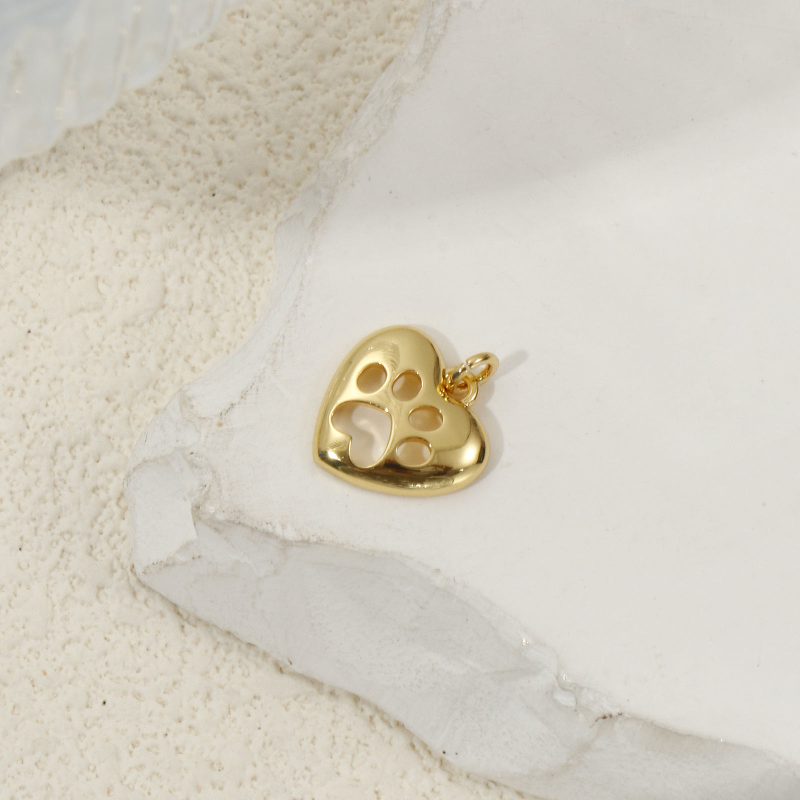 Imagen de 2 PCs Eco-friendly Brass Pet Memorial Charms 18K Real Gold Plated Heart Paw Print Hollow 15mm x 12.5mm