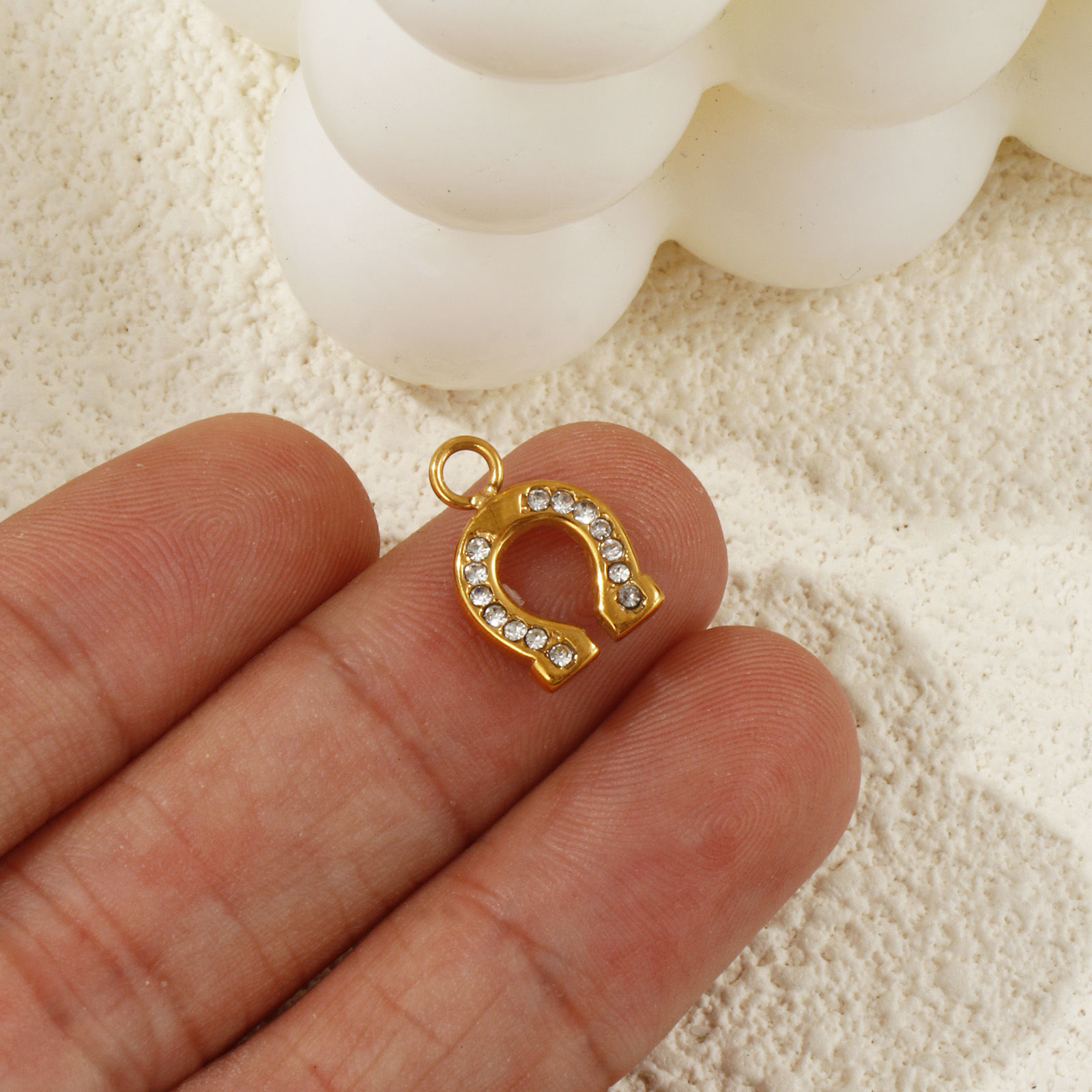 Bild von 1 Stück Umweltfreundliche PVD-Vakuumbeschichtung 304 Edelstahl West-Cowboy Charms 18K Echtgold plattiert Hufeisen Klar Zirkonia 14mm x 9.5mm