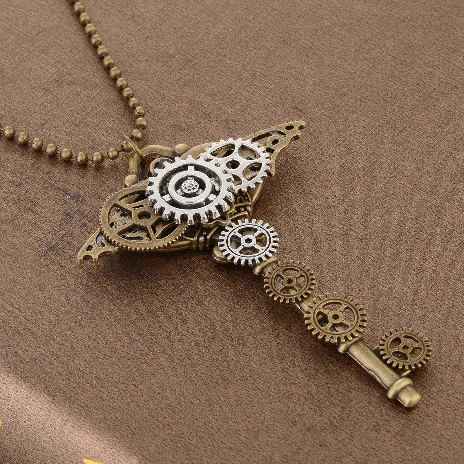 Imagen de Steampunk Collar Jersey/Suéter Cadena larga Tono Bronce Plata Antigua Llave Rueda 72cm longitud, 1 Unidad