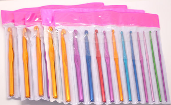 Picture of 2.5mm-10mm Aluminum Crochet Hooks At Random Color Mixed 15cm(5 7/8") long, 1 Set(12 PCs)