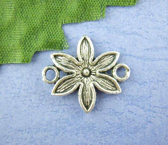 Imagen de Conectores Aleación del Metal Del Zinc de Flor yPlata Antigua Flor 16mm x 18mm, 40 Unidades