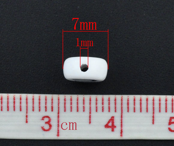 Picture of Acrylic Spacer Beads Round White Mixed Alphabet/ Letter "A-Z" About 7mm Dia, Hole: Approx 1mm, 520 PCs