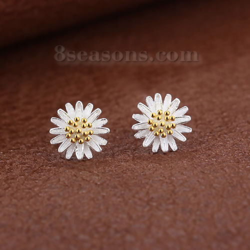 Picture of White Brass Ear Post Stud Earrings Silver Plated Daisy Flower 9mm - 8mm Dia., Post/ Wire Size: (20 gauge), 1 Pair