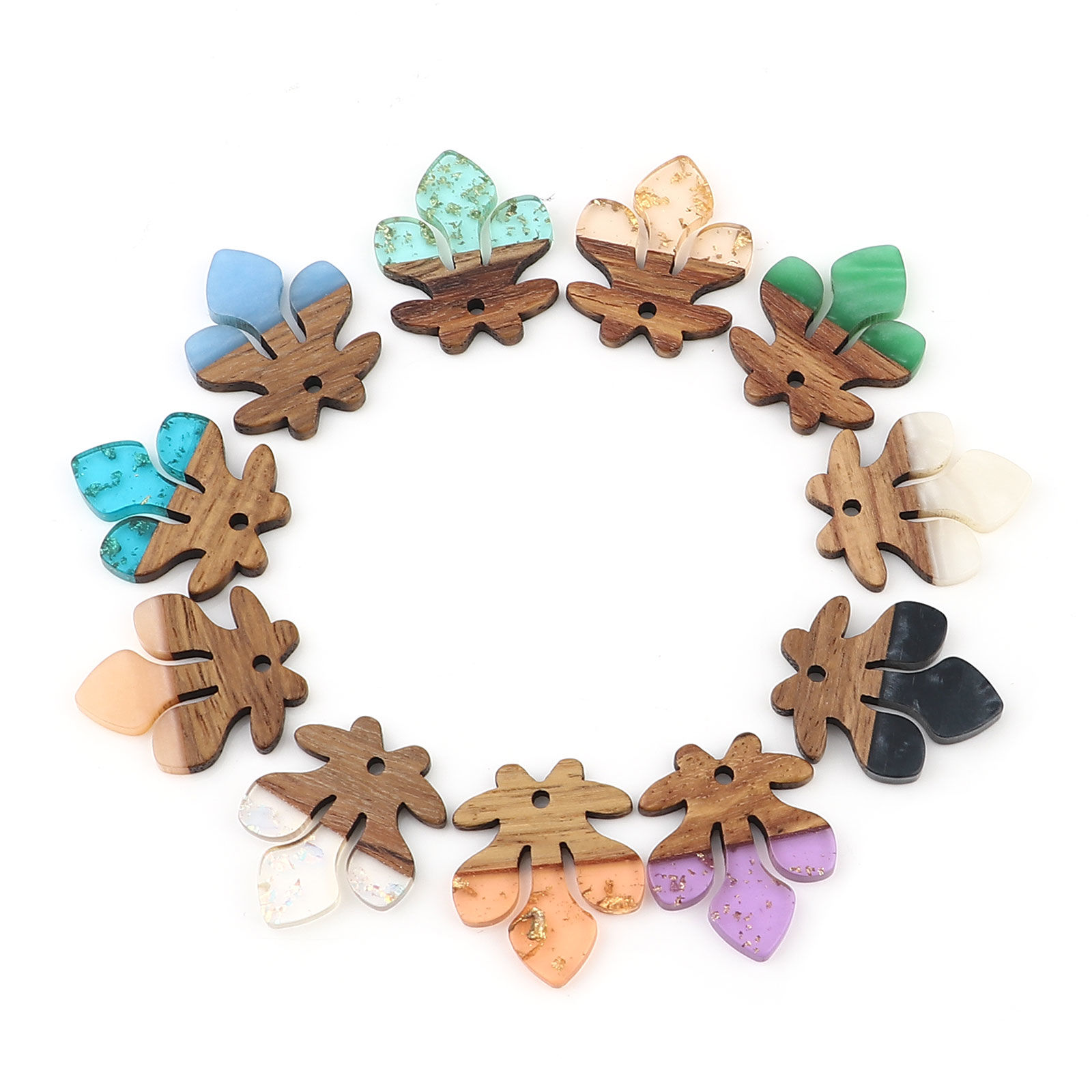 Image de Breloques en Résine & Bois Résine à Effet de Bois Feuille Couleur Naturelle 28mm x 23mm, 3 Pcs