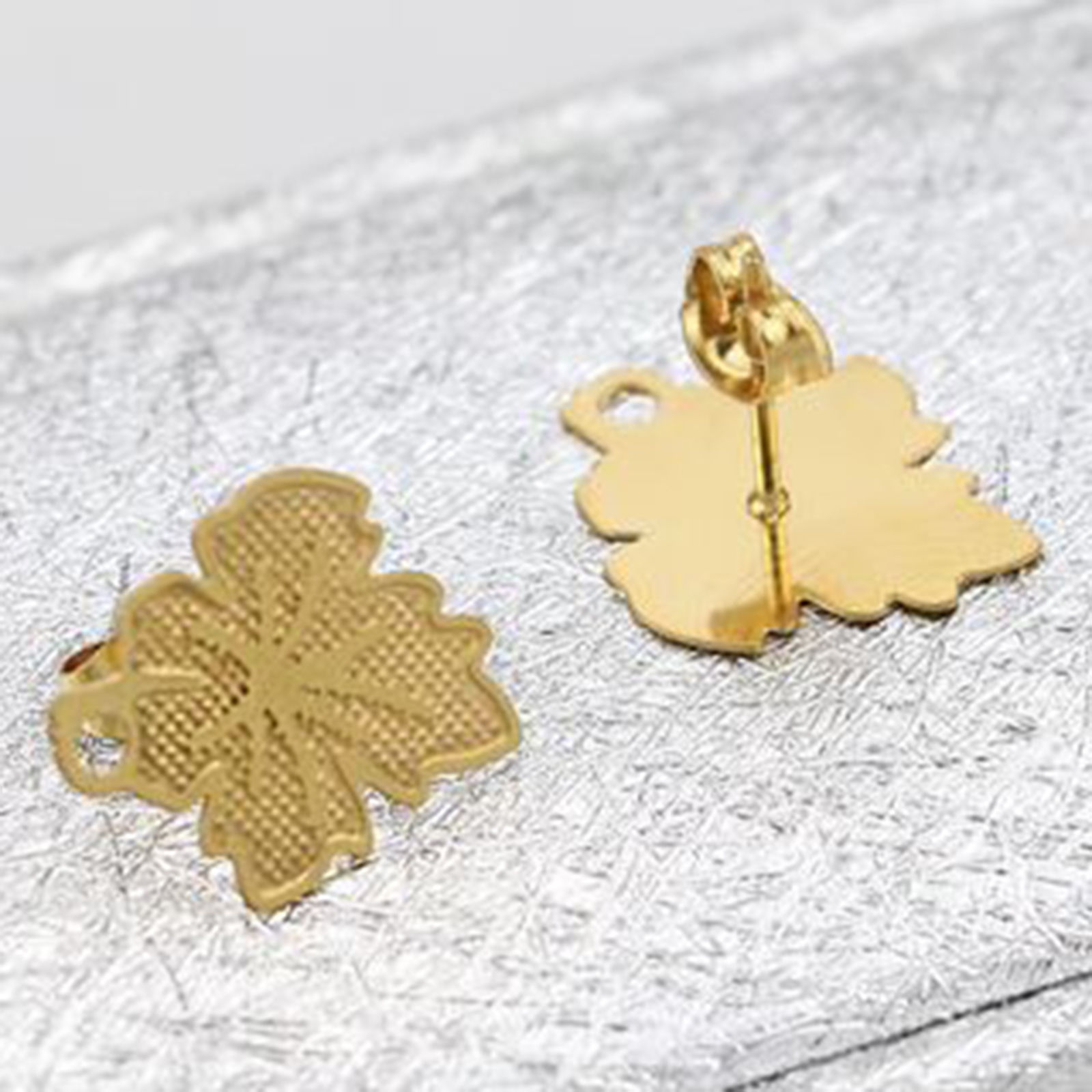 Image de Boucles d'Oreilles Puces en Acier Inoxydable Feuille d'érable avec Boucle 4 Pcs