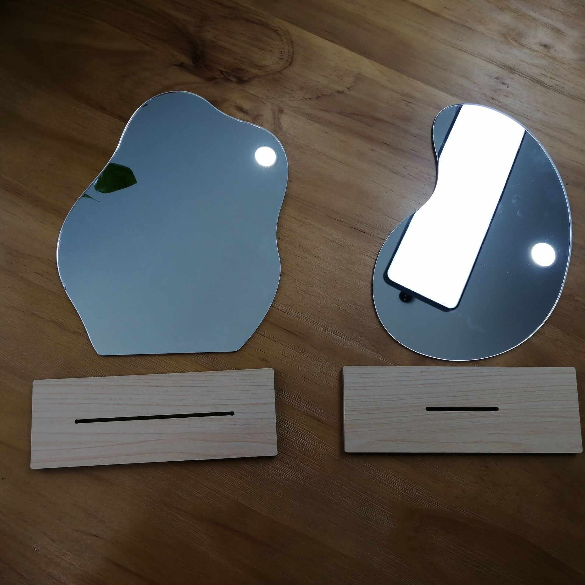 Picture of Wooden Base & Acrylic Desktop Make-up Mirror