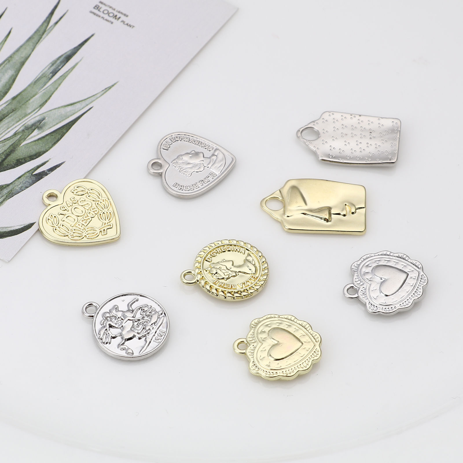 Picture of Zinc Based Alloy Pendants Coin