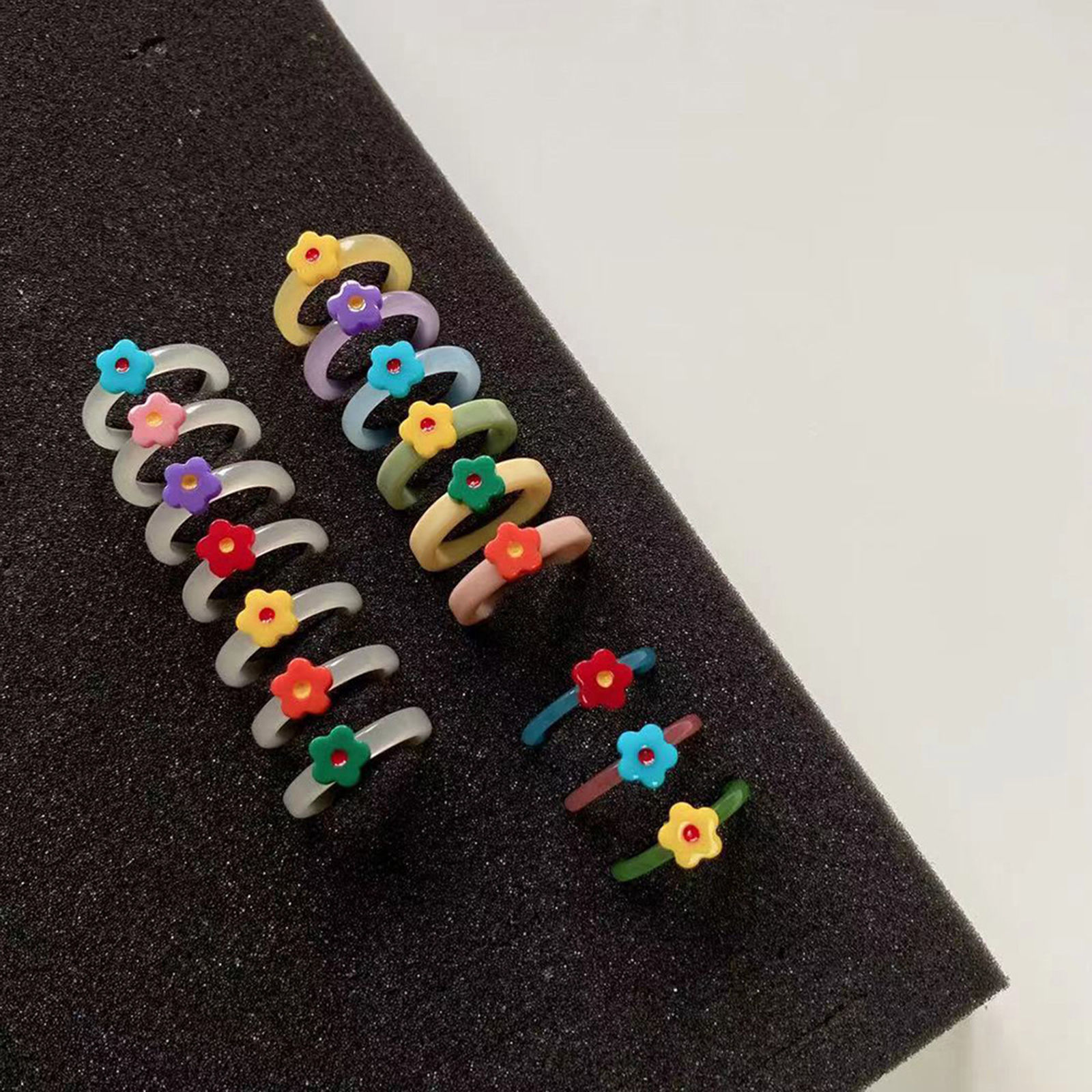 Picture of Resin Unadjustable Rings Multicolor Circle Ring Flower 1 Piece
