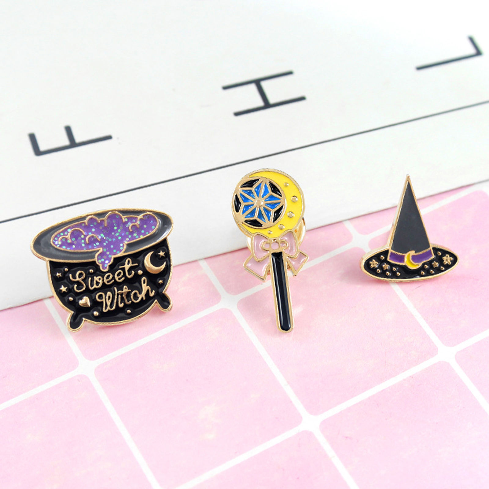 Picture of Halloween Pin Brooches Multicolor Enamel 1 Piece