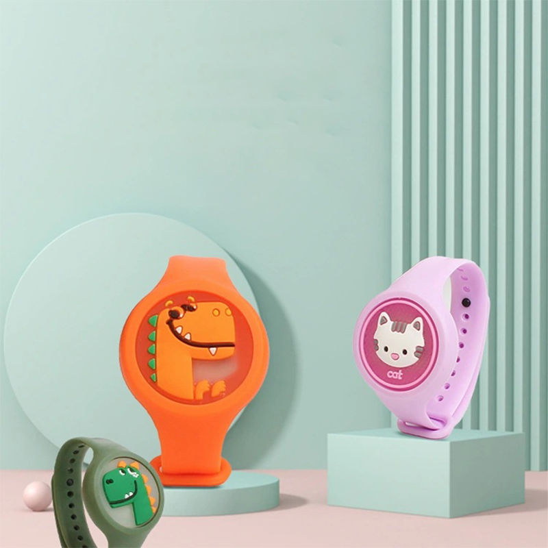 Imagen de LED Light Guarding Children Mosquito Repellent Wristband Bracelets Waterproof Deet-Free Made with Natural Plant Essential Oil Based Ingredients