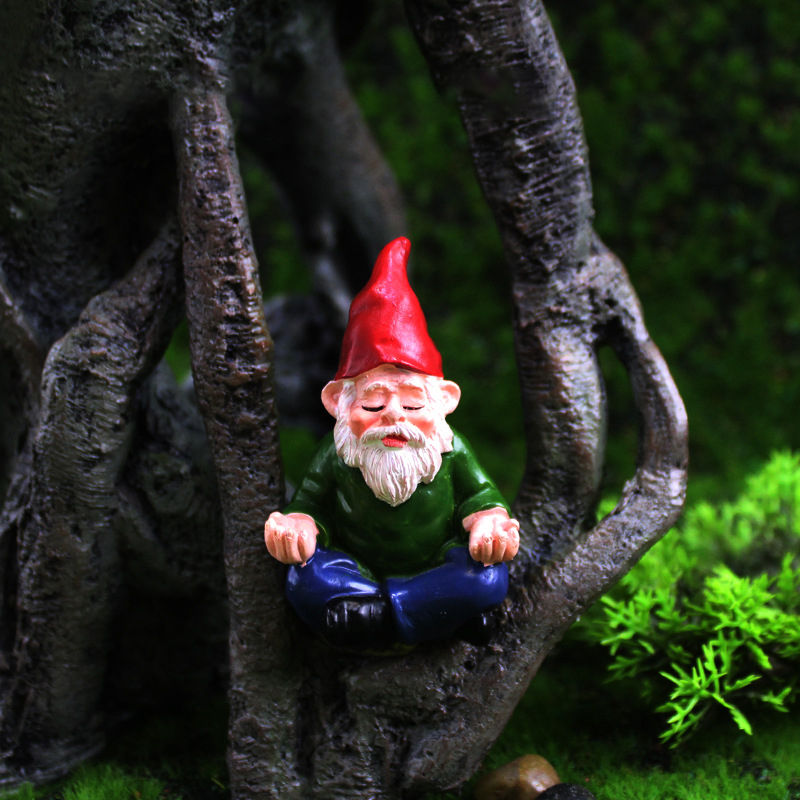 Picture of Dwarf Elf Doll Ornament Resin Micro Landscape Miniature Decoration