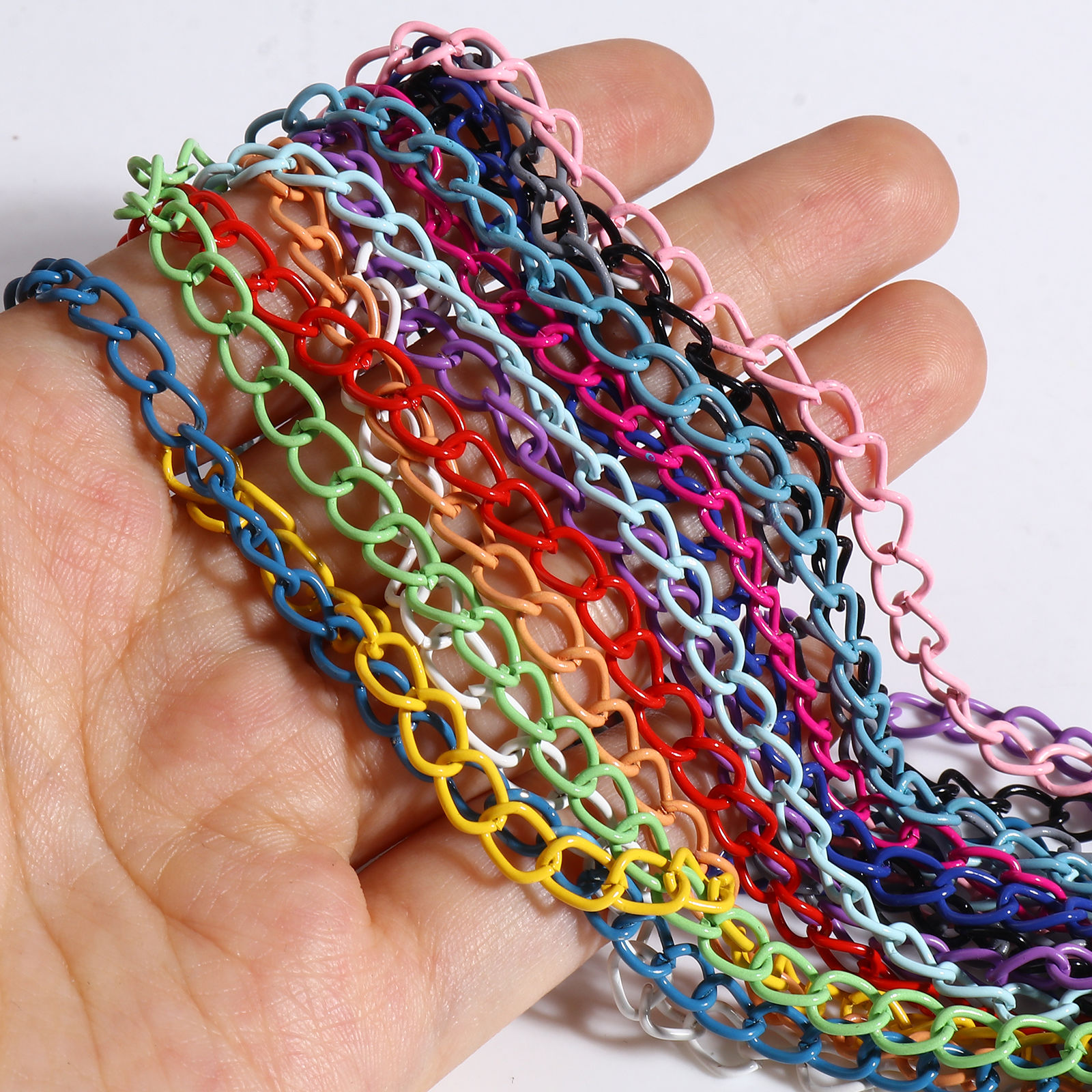 Bild von Eisenlegierung Spritzlackierung Panzerkette Kette Bunt 7x5mm, 5 Meter