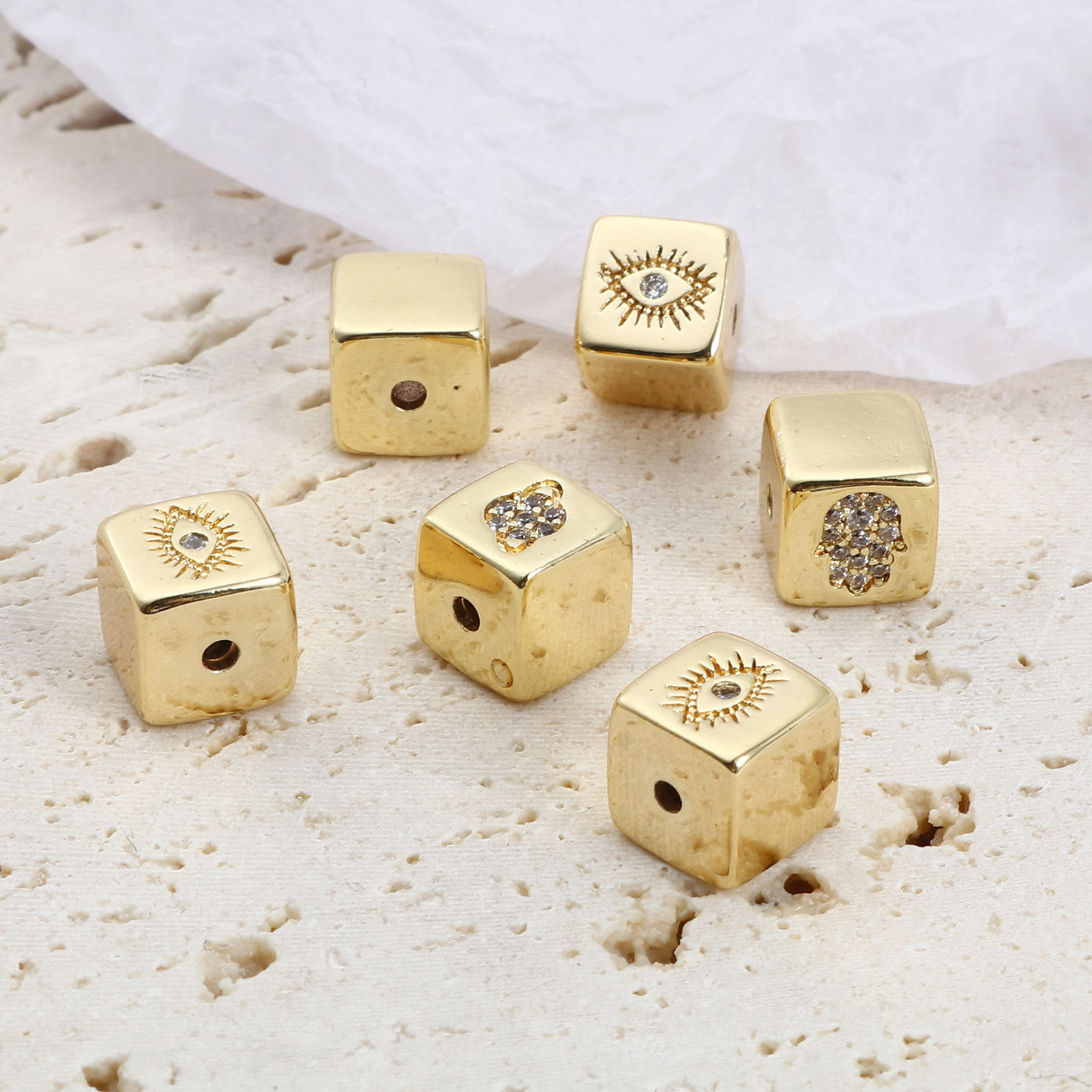 Изображение Латунь Бижутерия усыпанная мелким фианит Бусины 18K настоящее золото с покрытием Квадратные Прозрачный Горный хрусталь Около 7мм x 7мм, Отверстие: Примерно 1.3мм, 1 ШТ