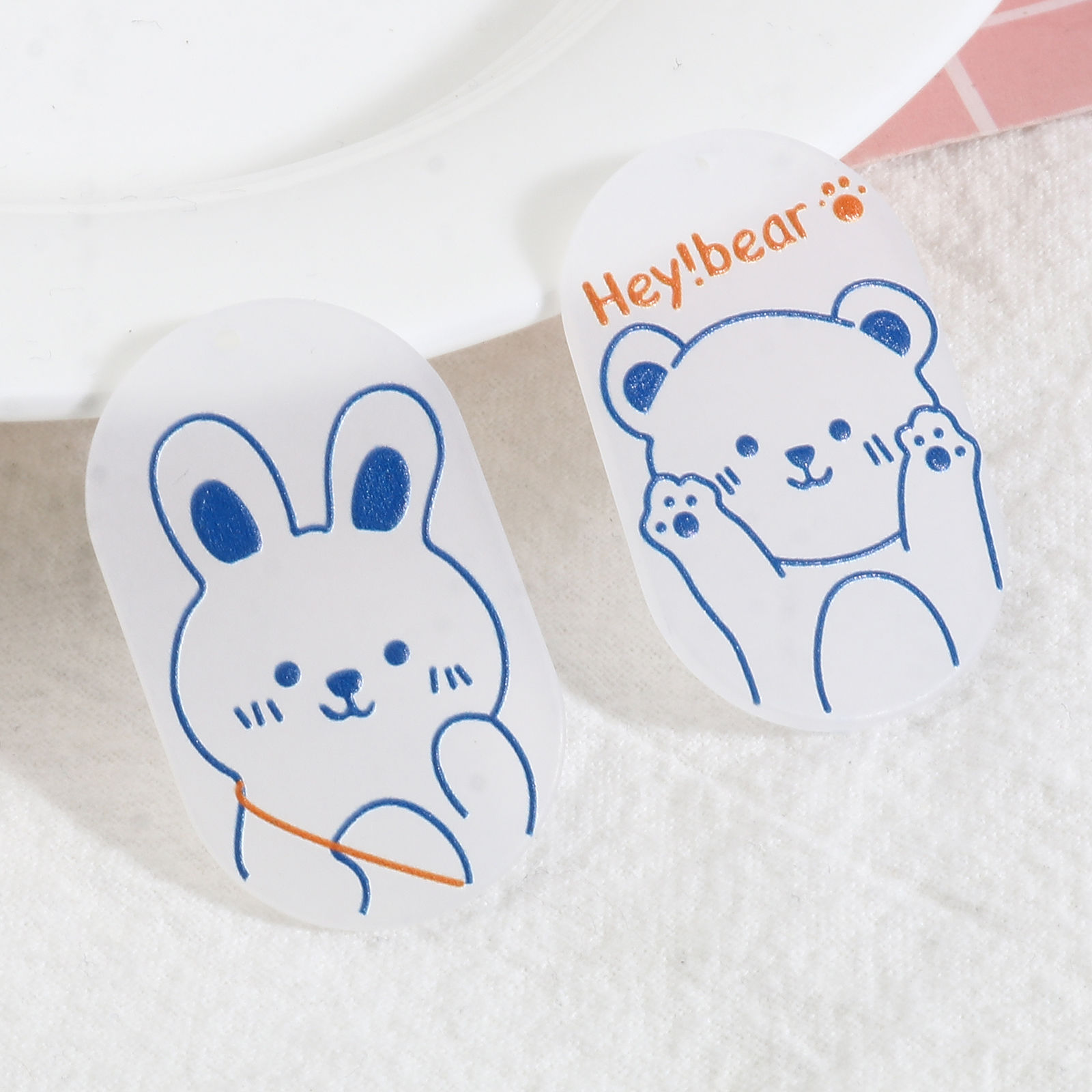 樹脂 ペンダント 動物 白 + 青 10 個 の画像