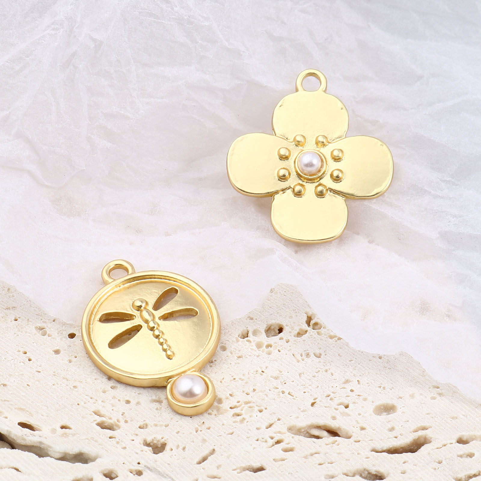 Picture of Zinc Based Alloy Charms Matt Gold 5 PCs