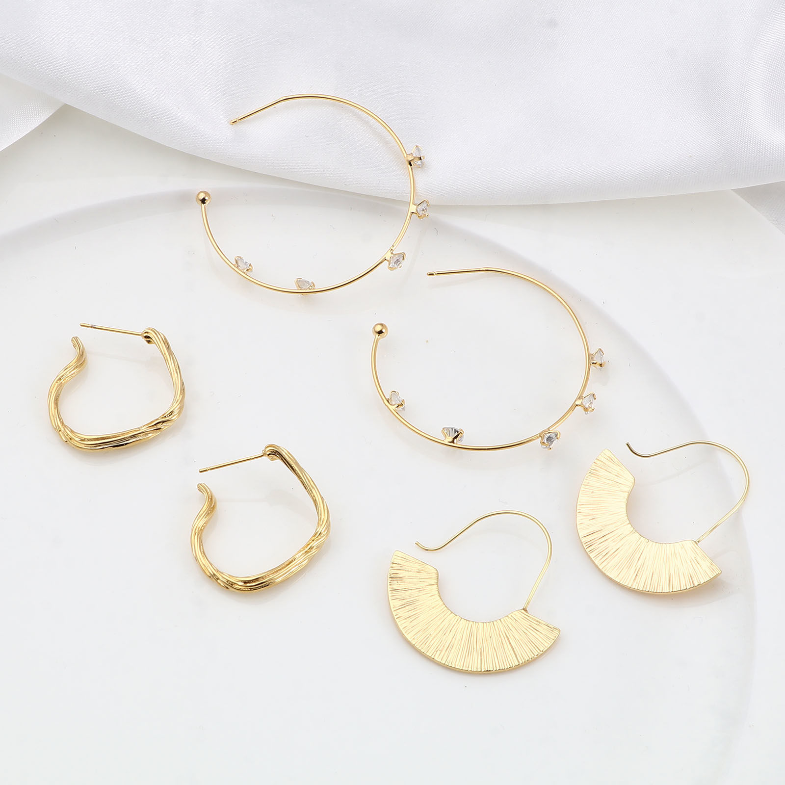 Изображение Медь Серьги 18K настоящее золото с покрытием Размер столбца / провода: (20 калибров), 2 ШТ