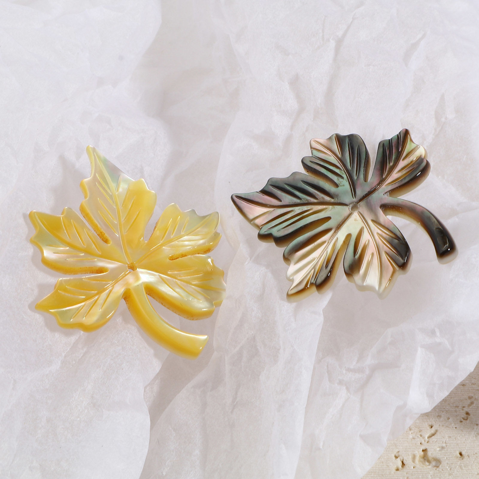 Bild von Natur Muschel Anhänger Ahornblatt Bunt 30mm x 25mm, 1 Stück