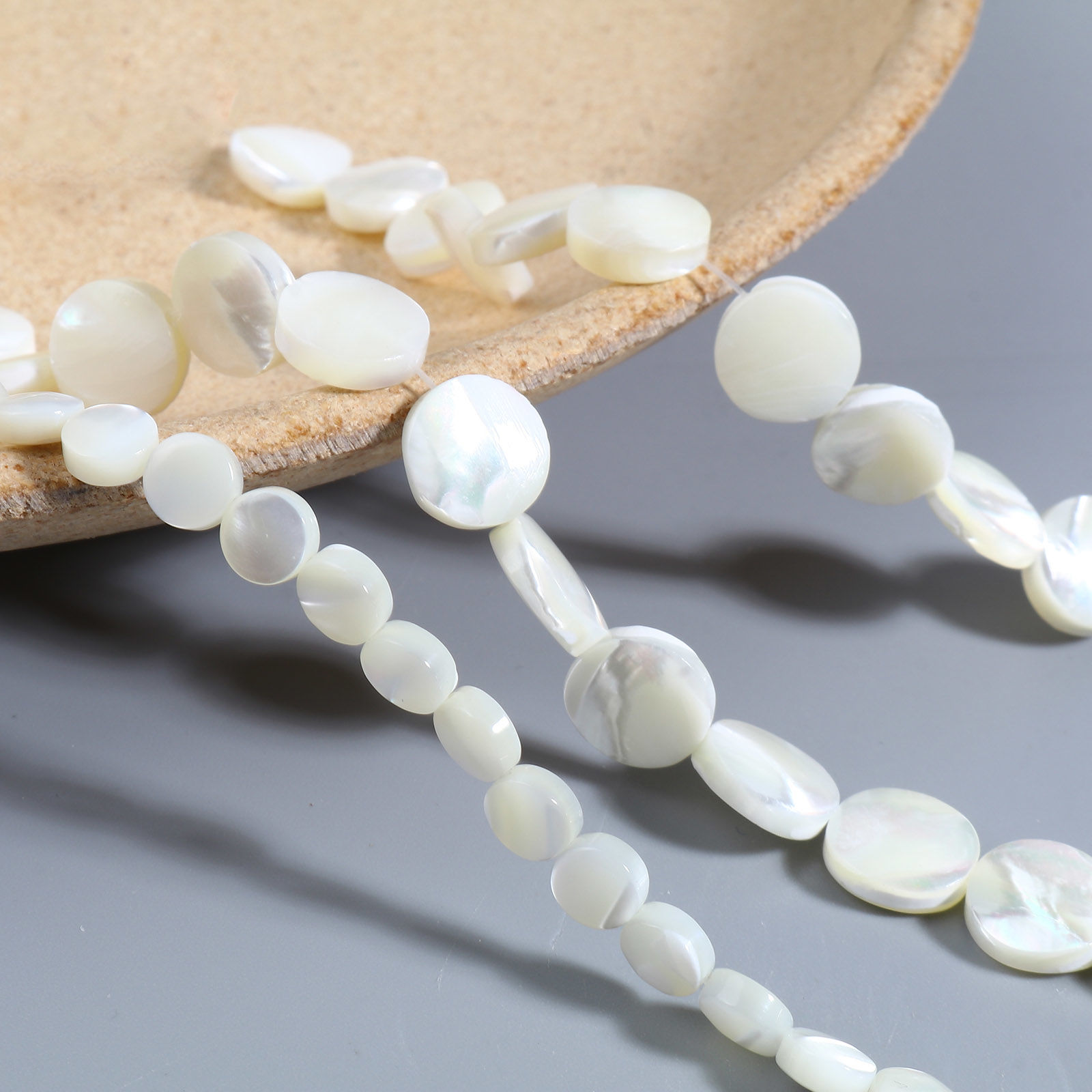 Picture of Natural Shell Loose Beads Flat Round Creamy-White 1 Strand