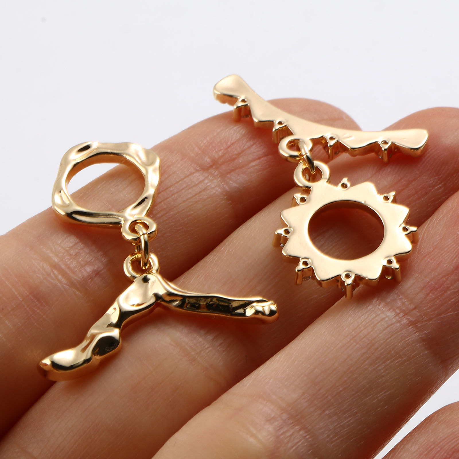 Bild von Messing Knebelverschluss 18K Echtgold plattiert 1 Stück