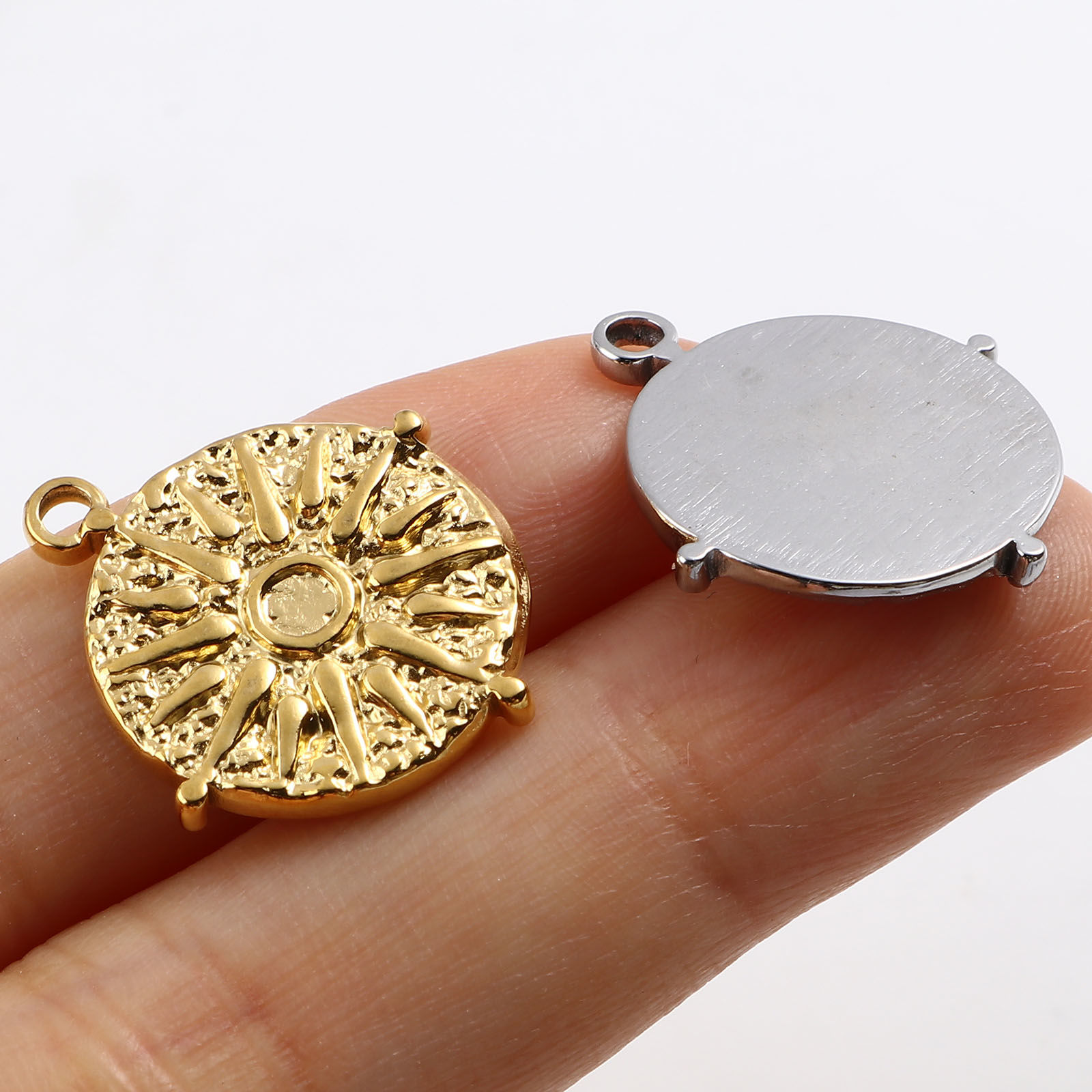 Picture of Stainless Steel Galaxy Charms Round Disc Multicolor Sun 22mm x 20mm, 1 Piece