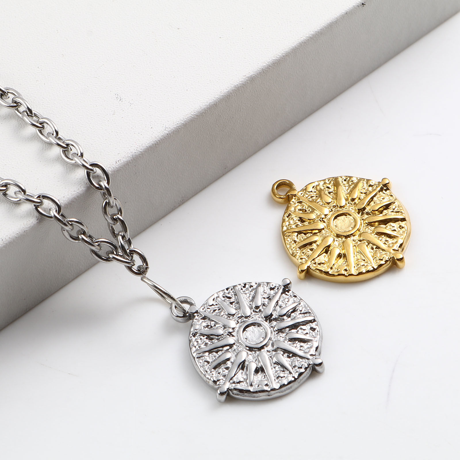 Picture of Stainless Steel Galaxy Charms Round Disc Multicolor Sun 22mm x 20mm, 1 Piece