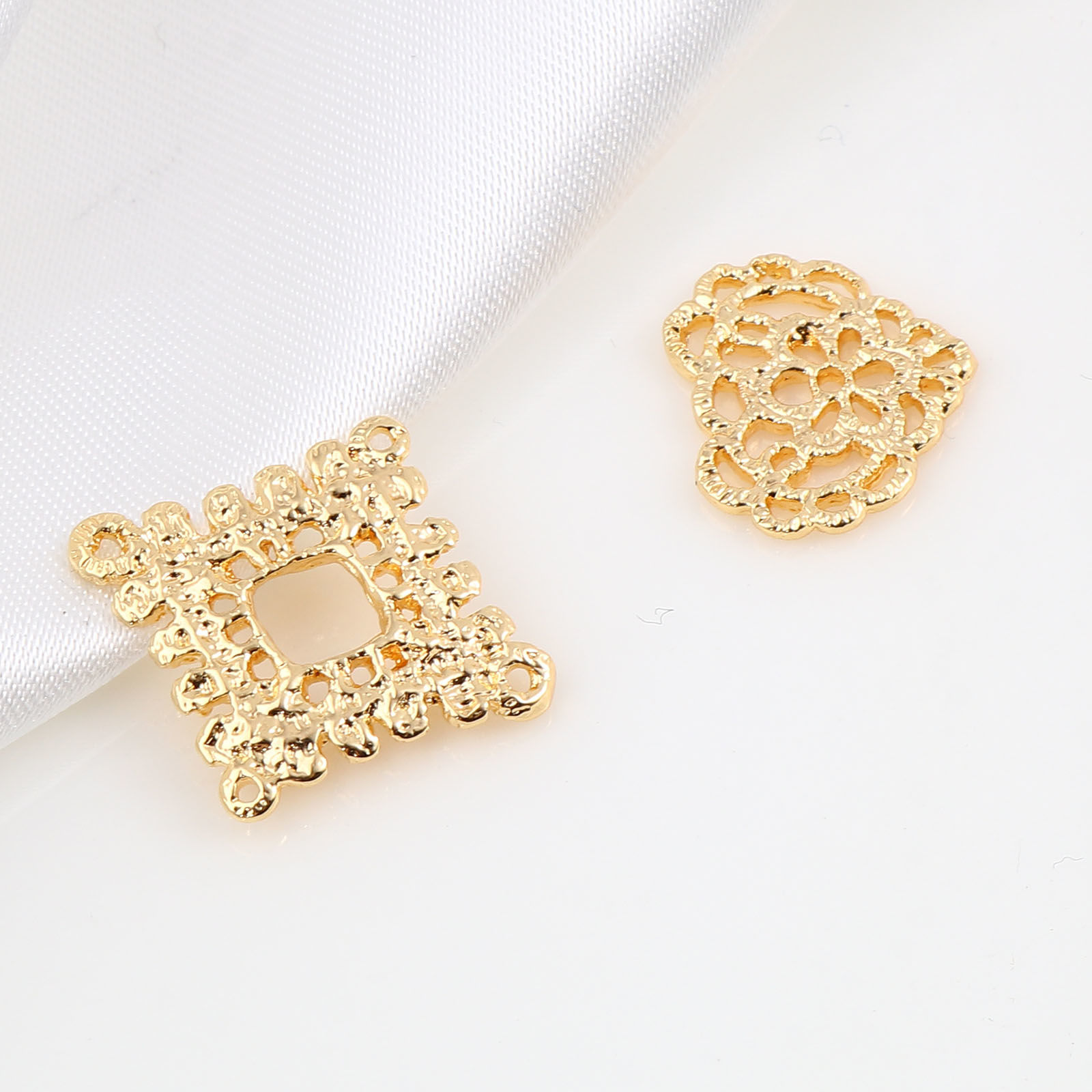 Изображение Латунь Филигранные цветок железа Коннекторы фурнитуры 18K настоящее золото с покрытием 5 ШТ