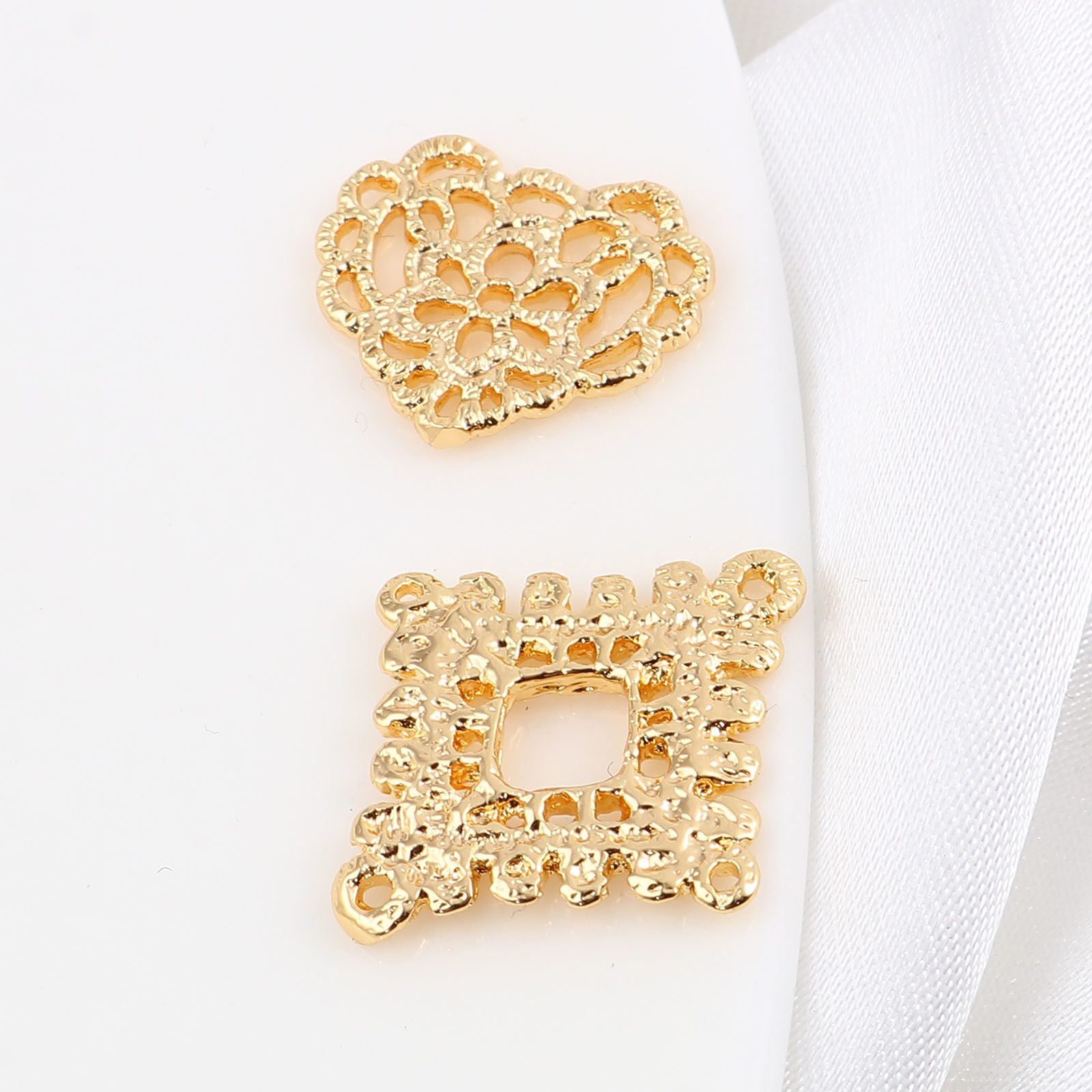 Изображение Латунь Филигранные цветок железа Коннекторы фурнитуры 18K настоящее золото с покрытием 5 ШТ