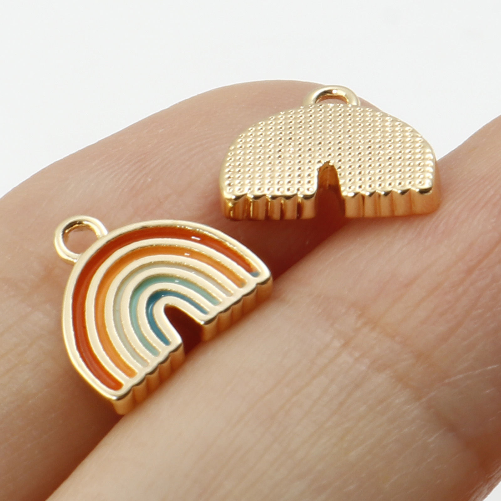 Image de Breloques en Laiton Arc-en-ciel Plaqué Or Véritable Multicolore Cœur Émail 2 Pcs