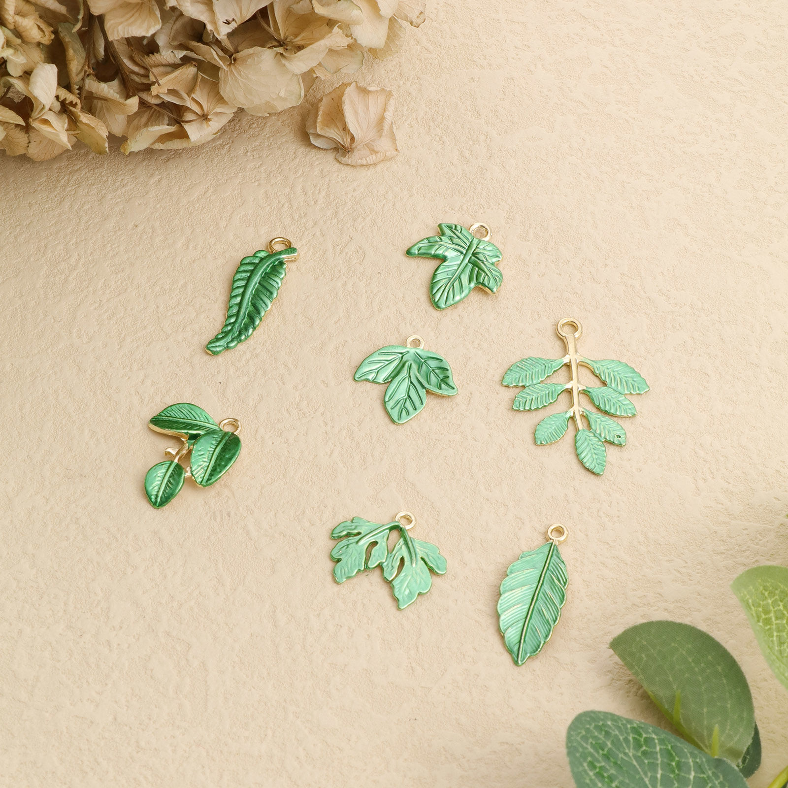 Picture of Zinc Based Alloy Leaf Gold Plated Green Painted