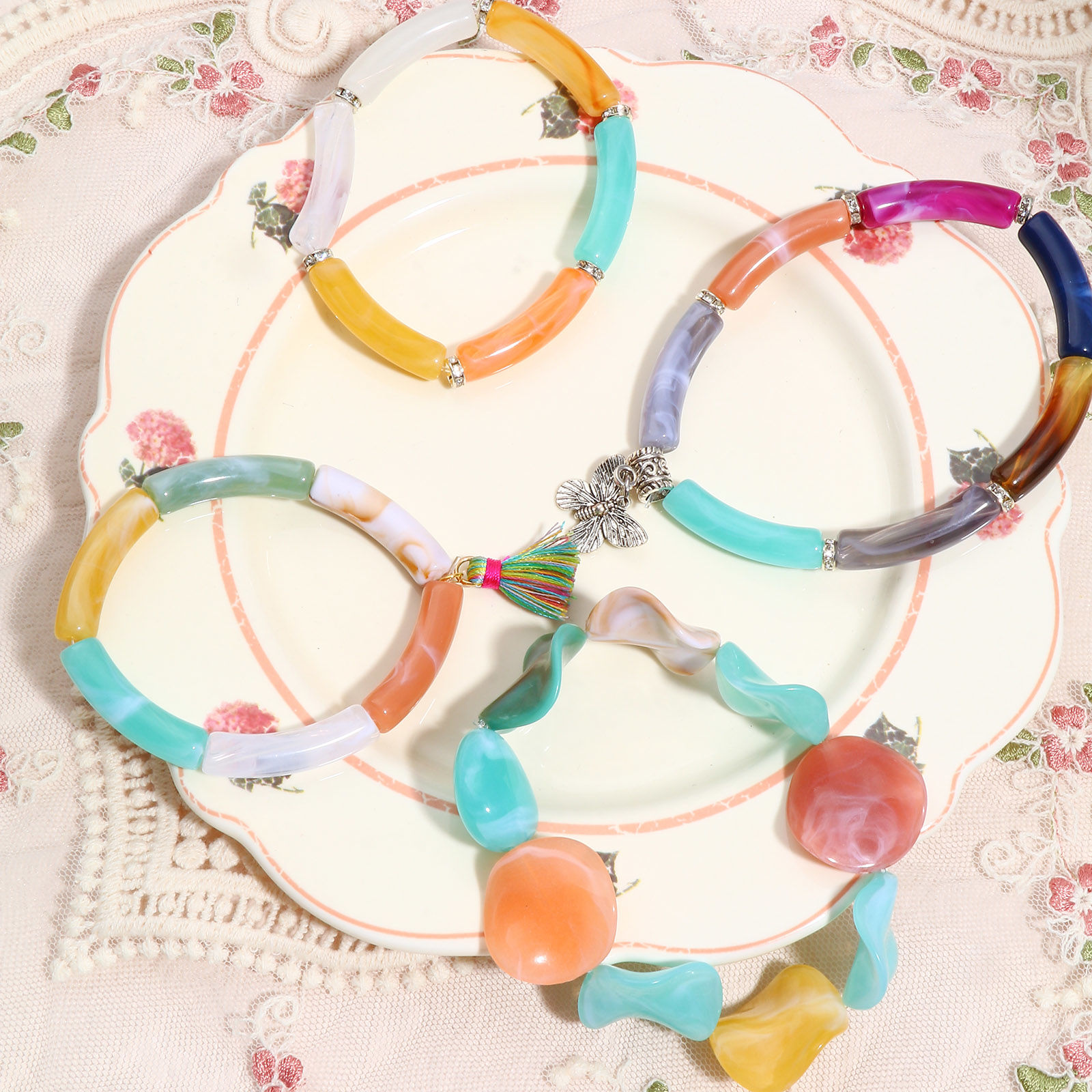 Picture of Acrylic Beads Curved Tube Multicolor About 3.2cm x 0.8cm