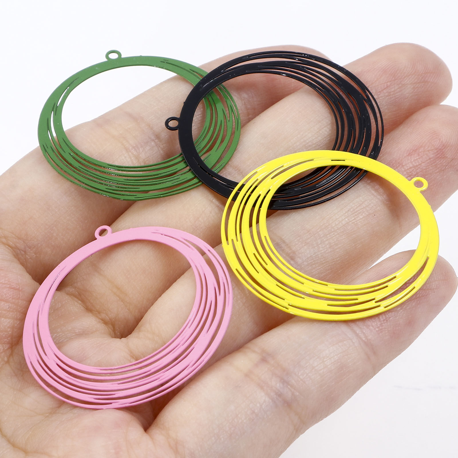 Изображение Железный Сплав(Без Кадмия) Филигранные цветок железа Подвески Круглые Разноцветный С Краской 3.2см x 3см, 10 ШТ