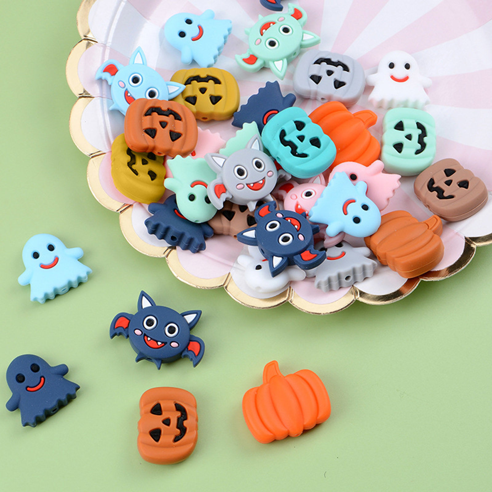Изображение Silicone Halloween Spacer Beads Pumpkin Multicolor Halloween Ghost Pattern 2 PCs
