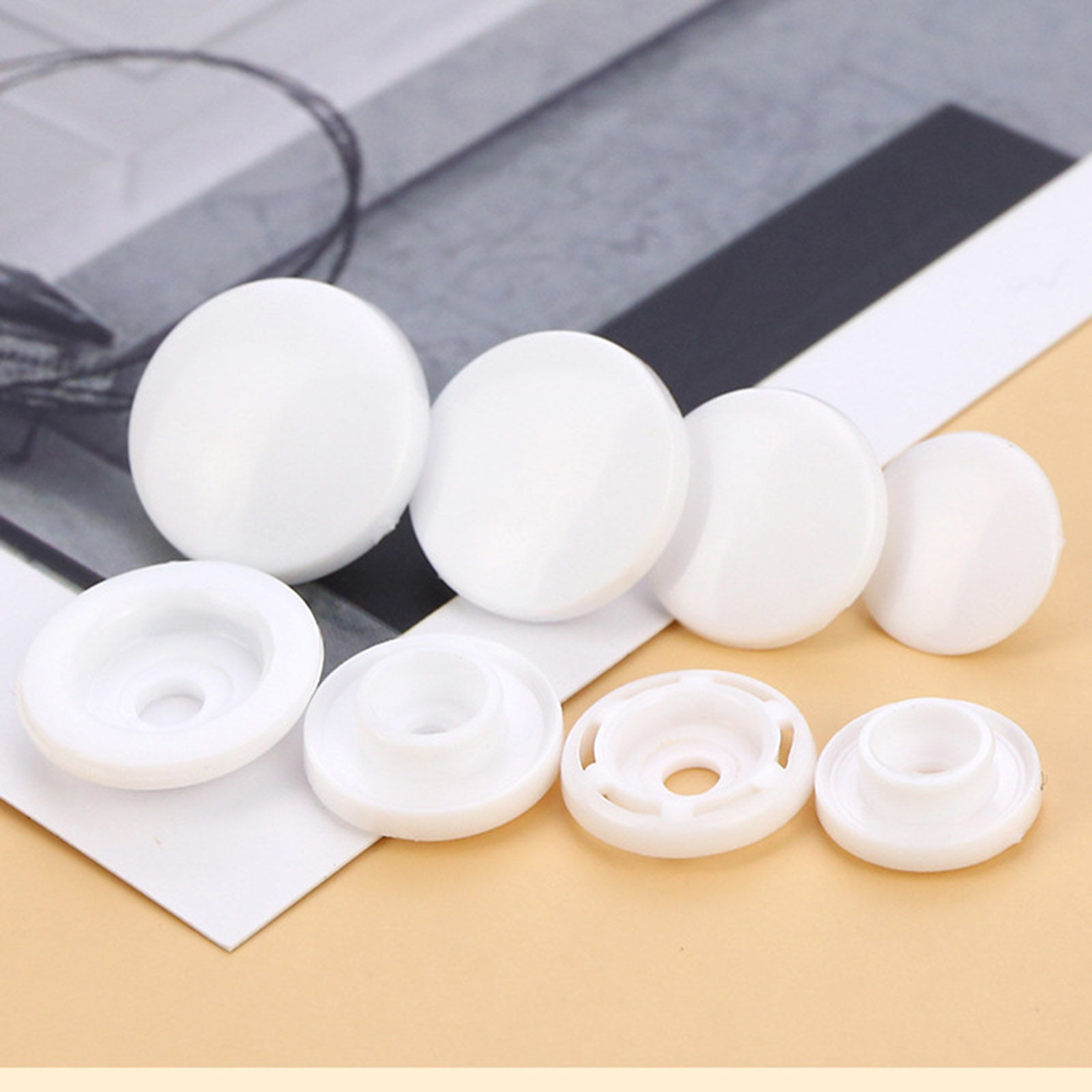 Image de Bouton Pression à Griffe en Plastique Boutons Rond Noir & Blanc 100 Kits