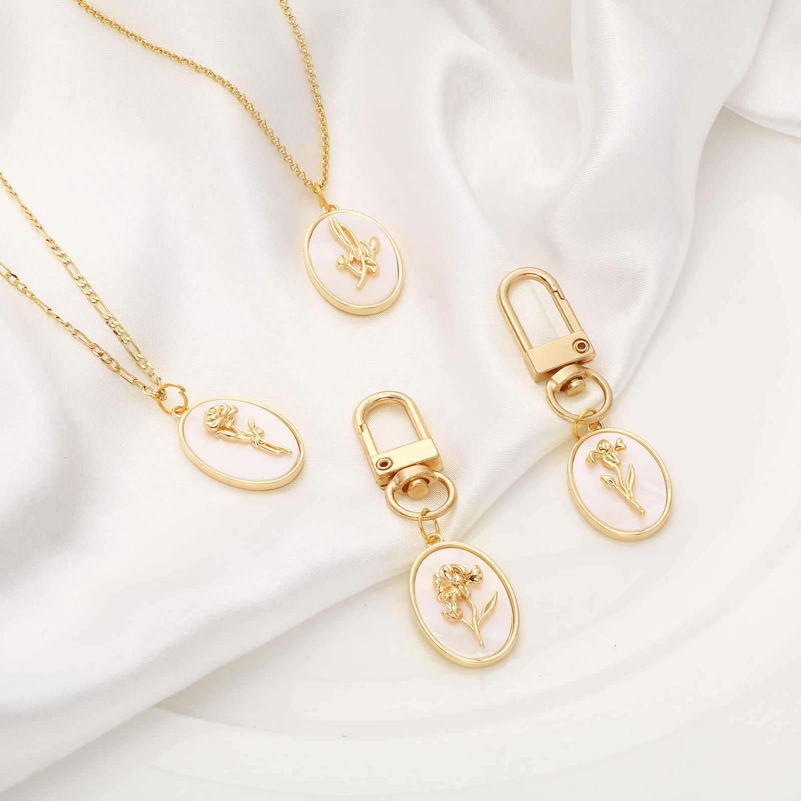 Picture of Natural Shell & Brass Birth Month Flower Charms Oval Real Gold Plated White 27mm x 18mm