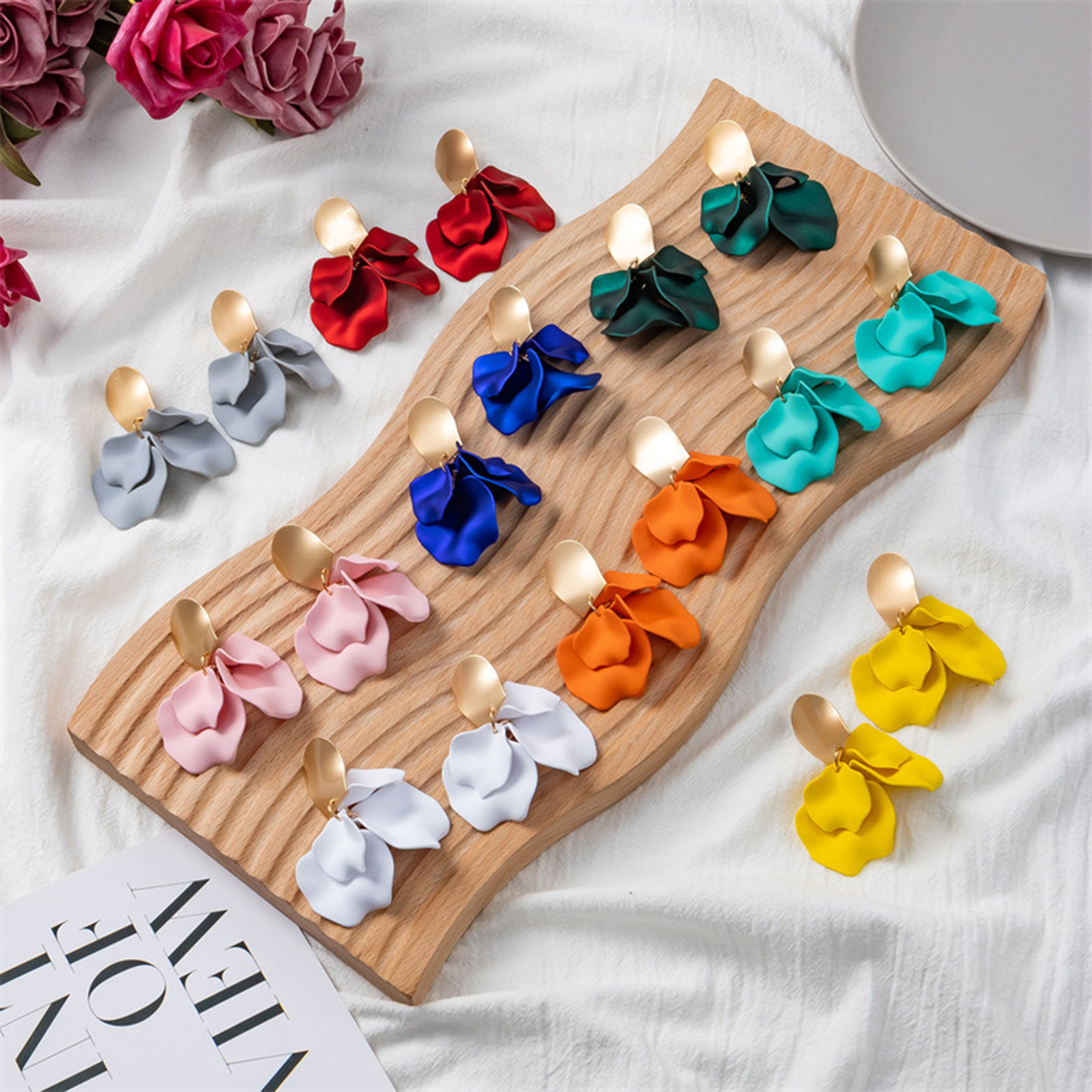 Immagine di Elegante Orecchini a Perno Oro Placcato Multicolore Petalo 7.5cm x 4cm, 1 Paio