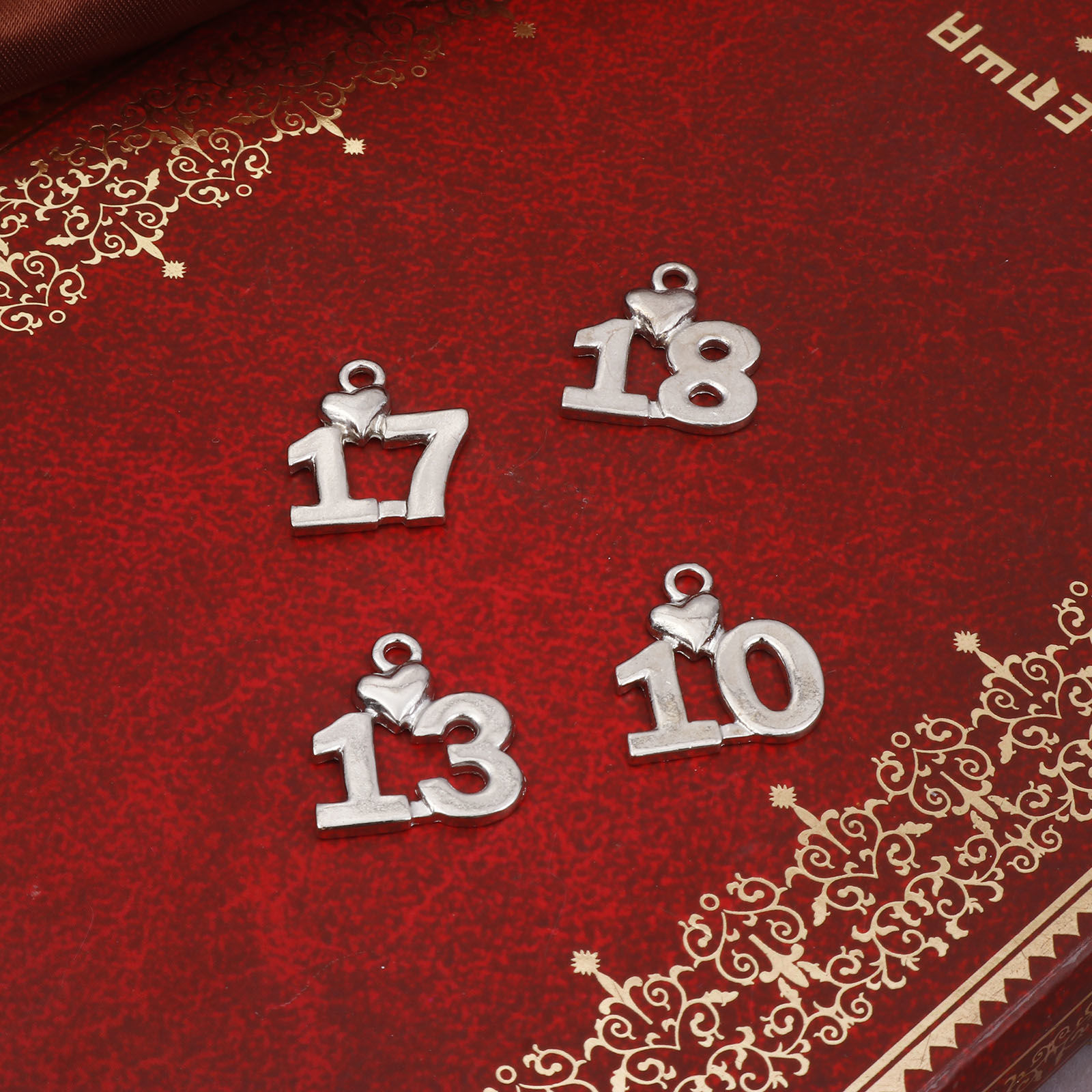 Imagen de Zamak Colgantes Charms Número Tono de Plata Corazón 20 Unidades