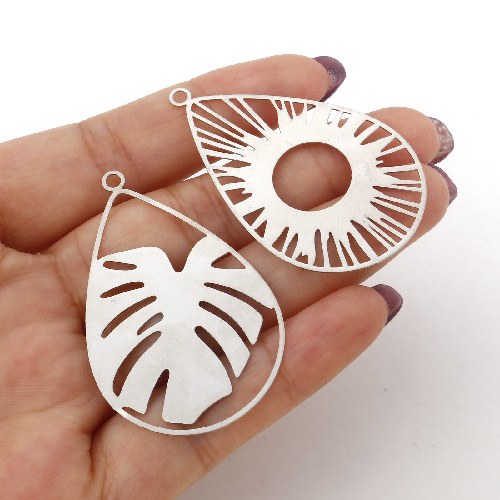 Bild von Eisenlegierung Filigran Stempel Verzierung Anhänger Tropfen Silberfarbe Hohl 10 Stück