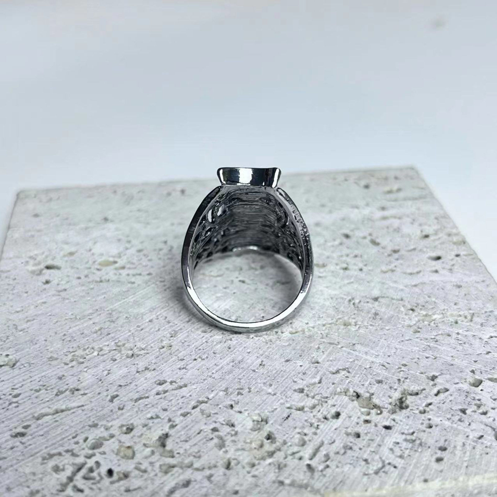 Imagen de Bohemia No Ajustable Anillos Plata Antigua Rojo & Azul Imitación de gema Óvalo 1 Unidad