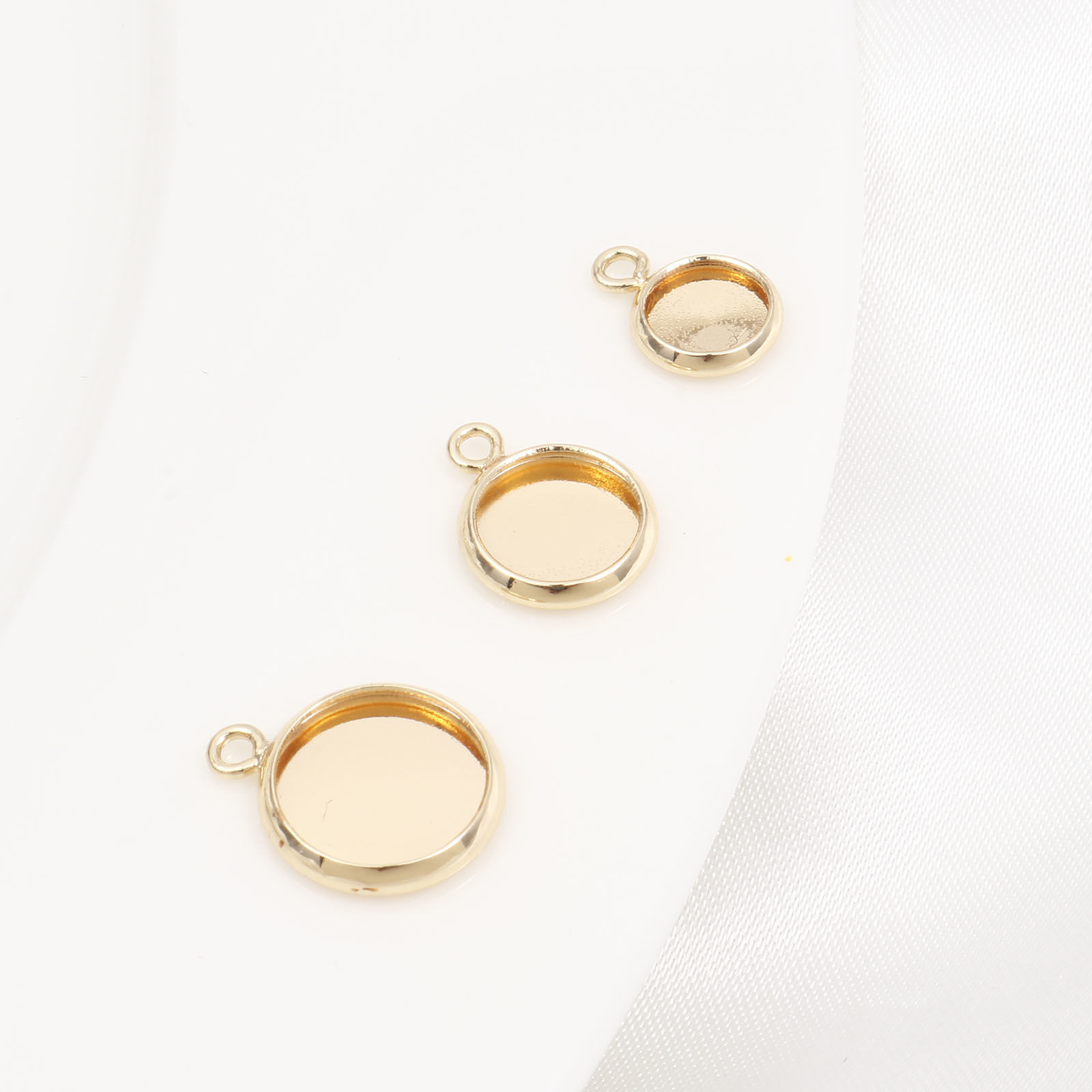 Picture of Brass Charms Round Disc 14K Real Gold Plated Cabochon Settings