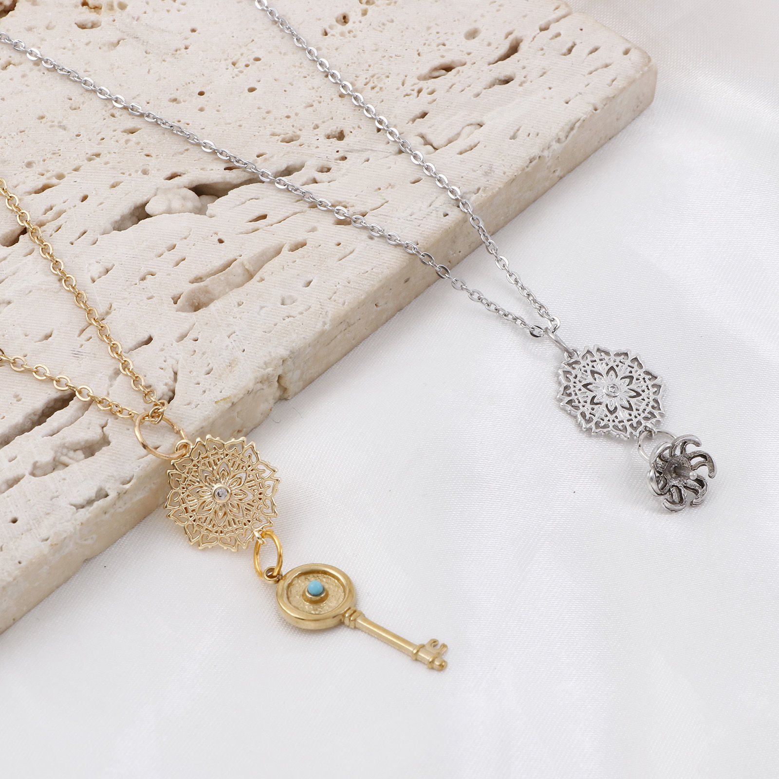 Picture of Brass Connectors Real Gold Plated Flower Micro Pave Clear Cubic Zirconia 17mm x 14mm
