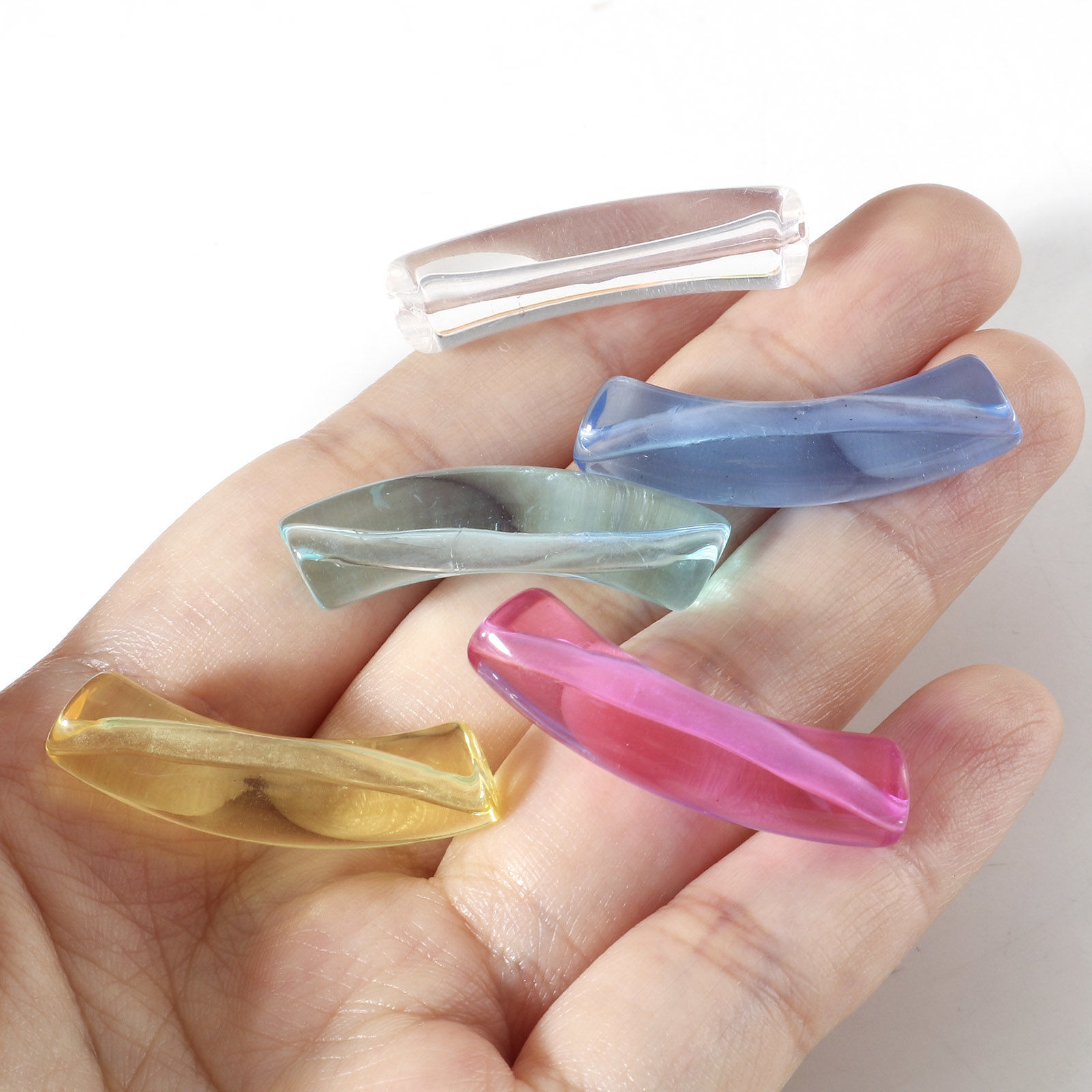 アクリル ビーズ ペンダント チャーム DIY 手作り ハンドメイド ジュエリー アクセサリーを作る 多色 透明 曲がったチューブ 円弧 約 3.3cm x 0.8cm、 穴：約 1.4mm、 50 個 の画像