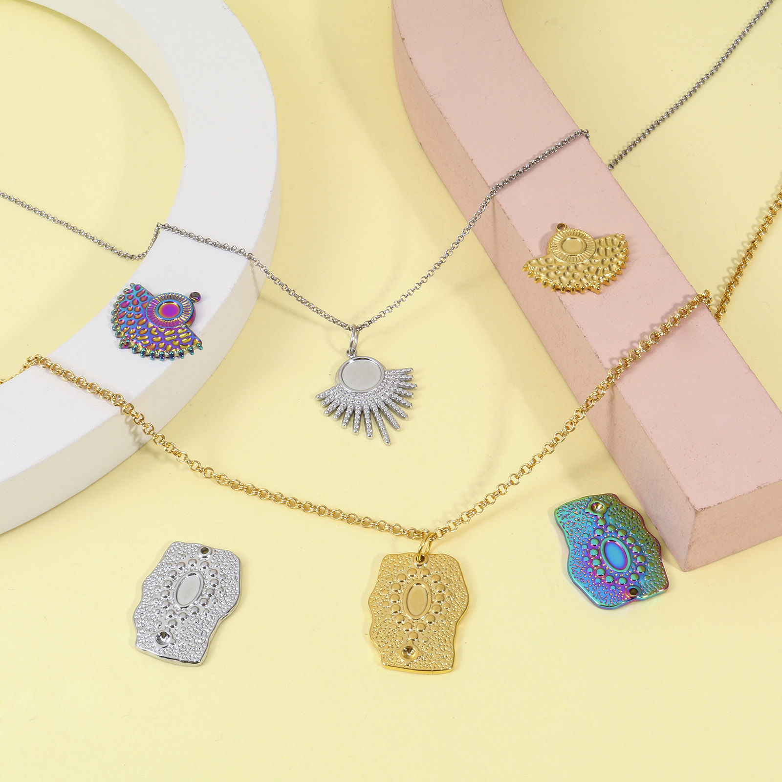 Изображение Экологически чистое вакуумное покрытие 304 Нержавеющая Сталь Подвески геометрический Разноцветный 2 ШТ