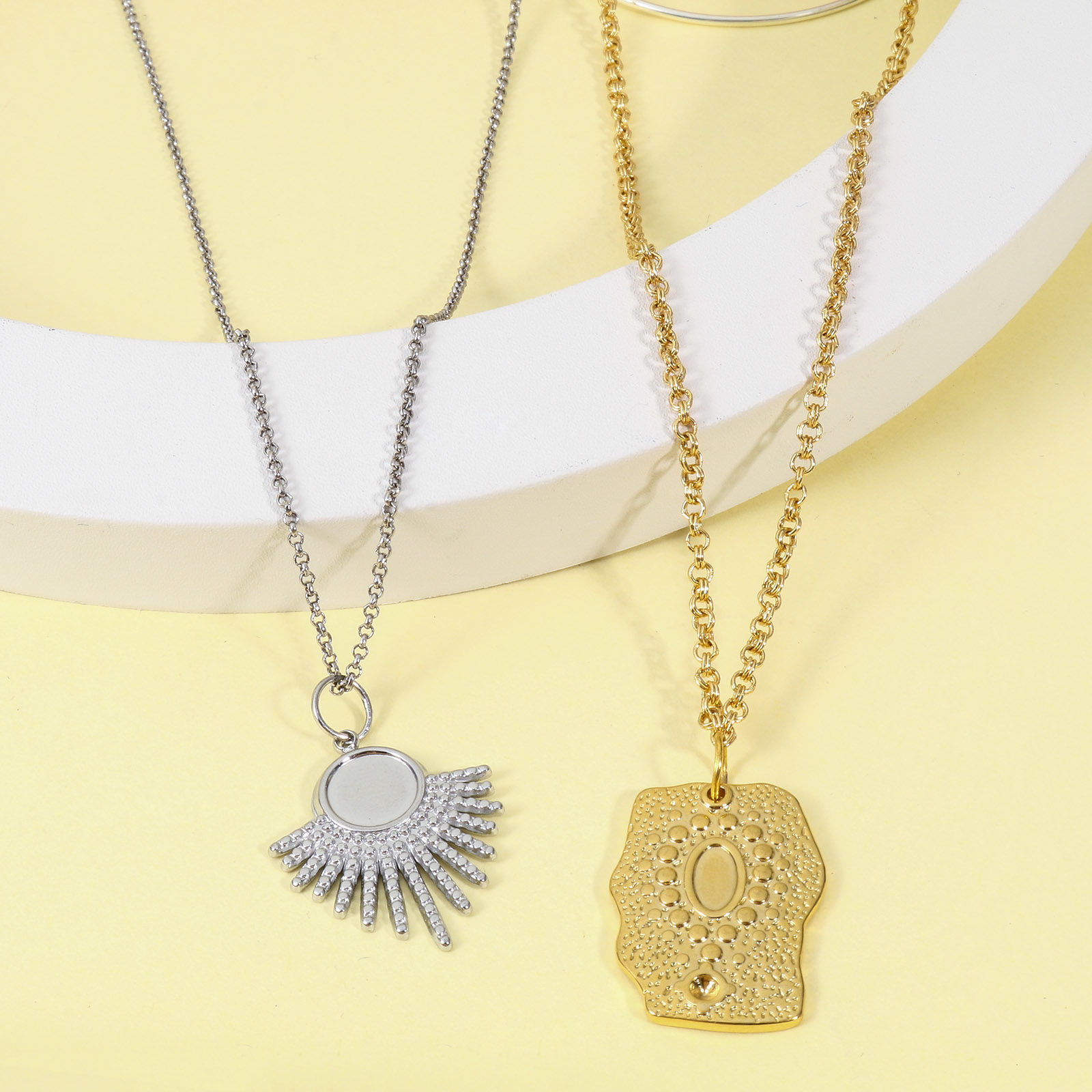 Изображение Экологически чистое вакуумное покрытие 304 Нержавеющая Сталь Подвески геометрический Разноцветный 2 ШТ