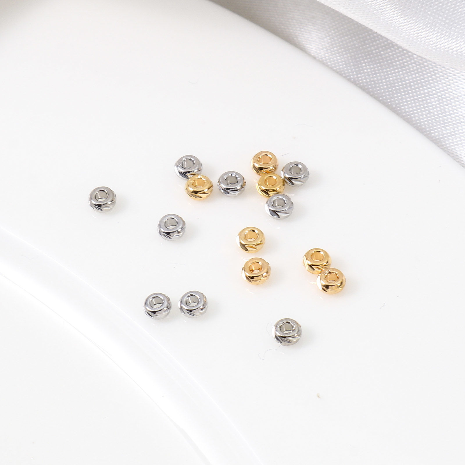 Изображение Латунь Бисер для изготовления ювелирных украшений "Сделай сам настоящее золото с покрытием Круглые резной Узор Около 3мм Диаметр, 20 ШТ