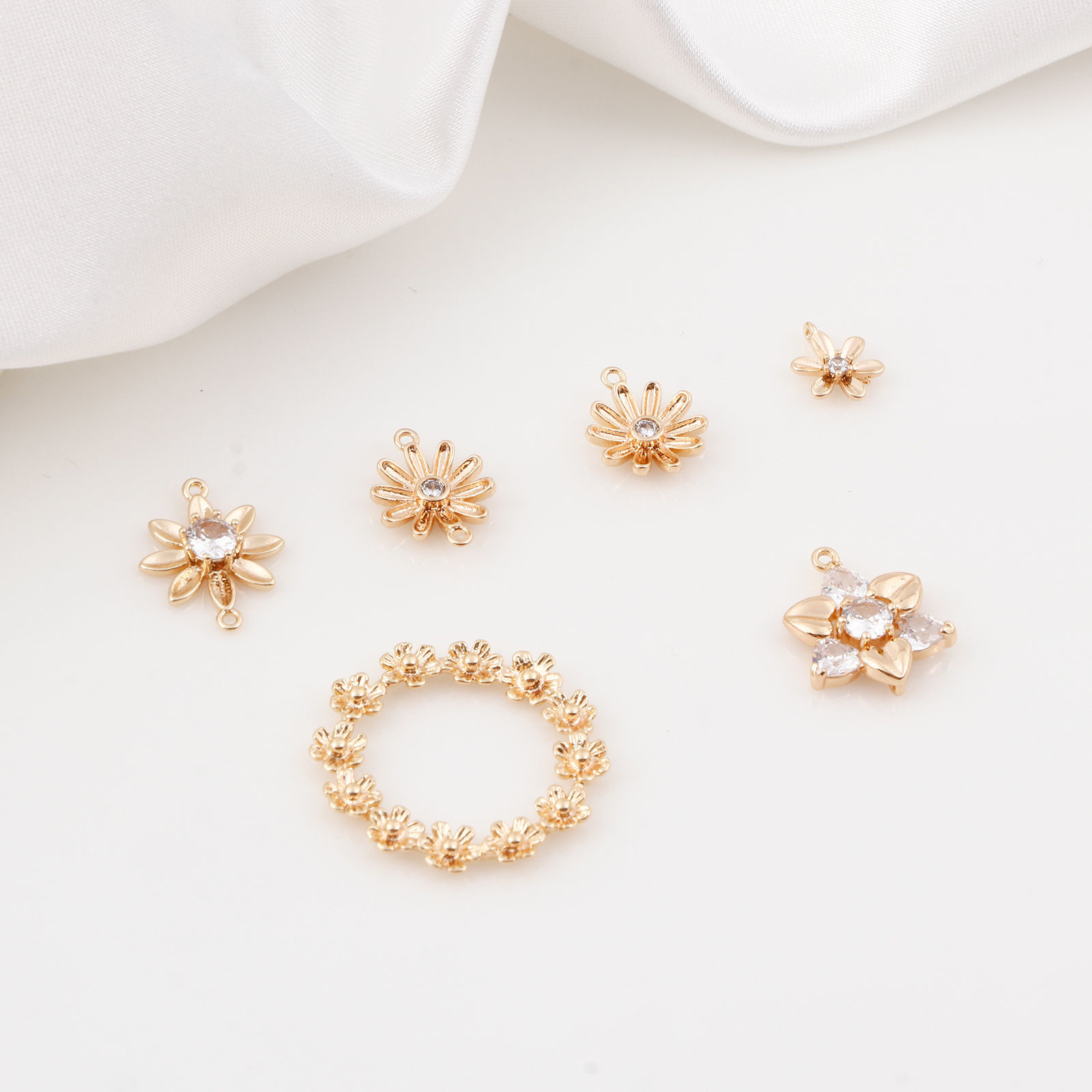 Immagine di Ottone Charms Fiore 18K Vero Oro Placcato Ghirlanda 2 Pz