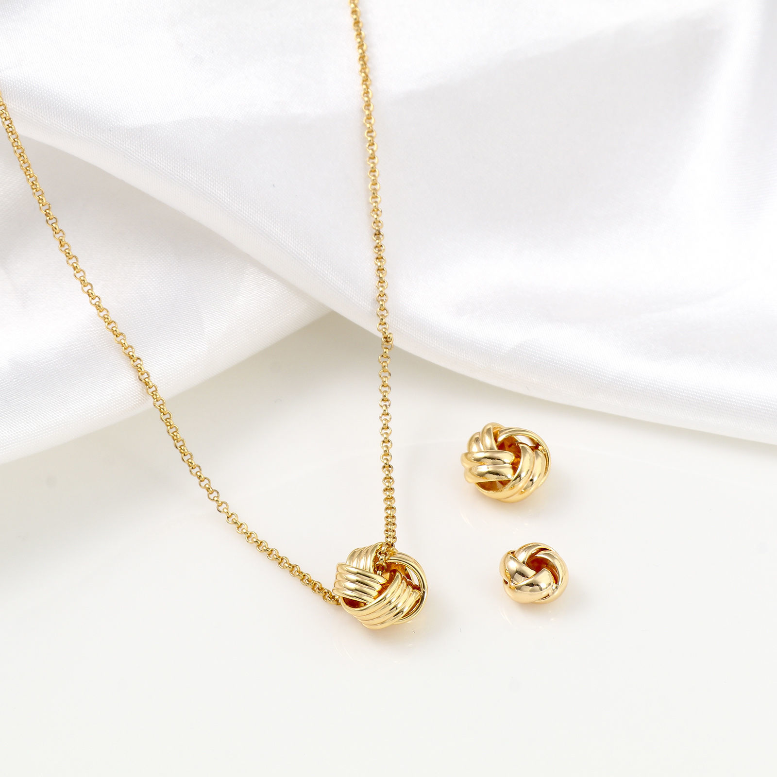 Image de Perles pour DIY Fabrication de Bijoux en Laiton Plaqué Or Véritable 18K Pelote de Laine Creux Env. 12mm x 12mm, 2 Pcs