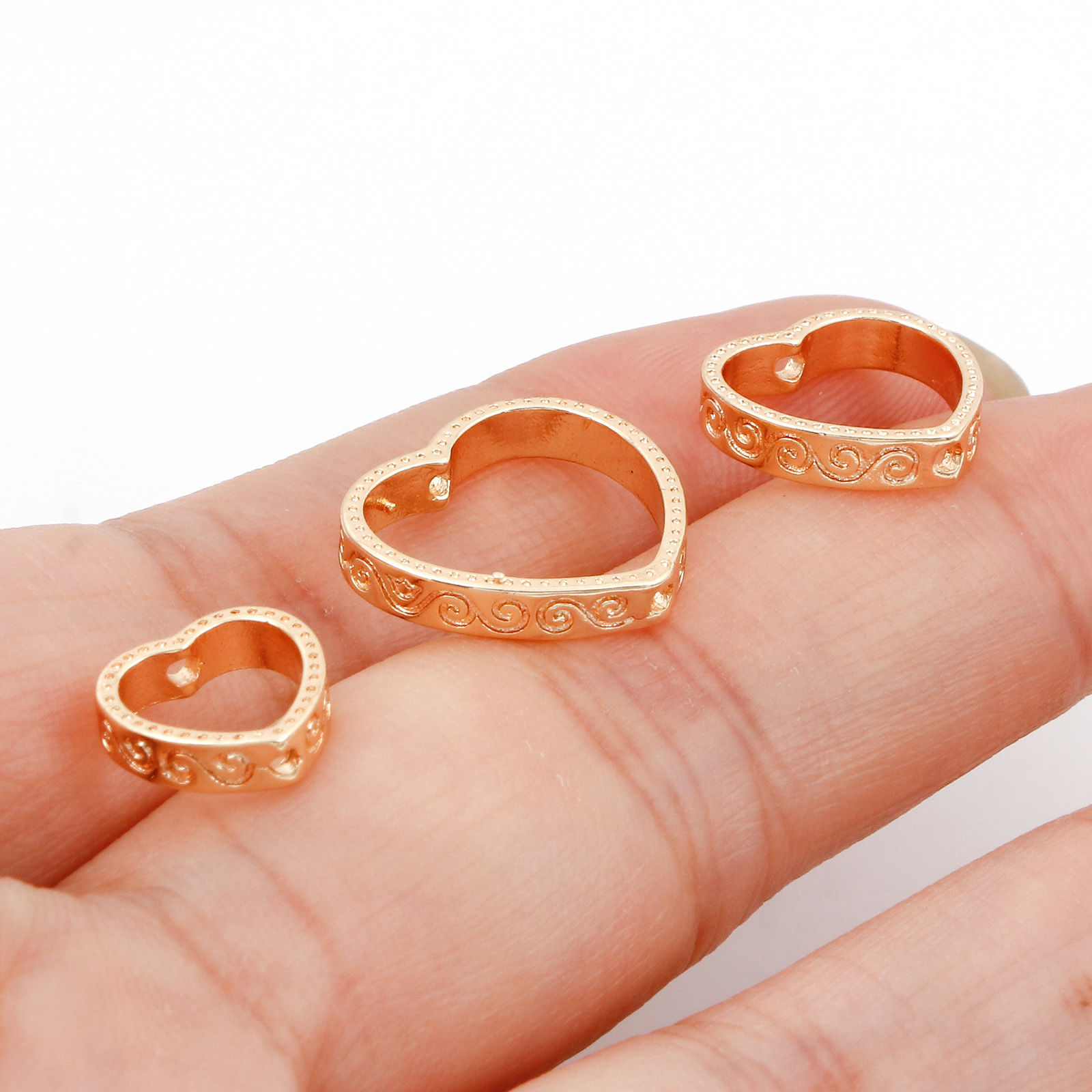 Imagen de Latón Marcos de Cuentas Corazón Filigrana Oro Real Chapado 5 Unidades