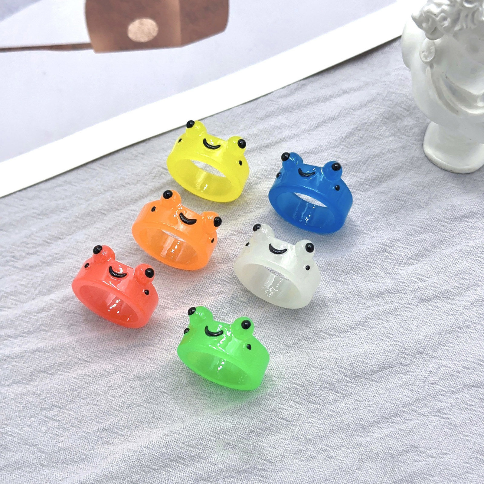 Picture of Resin Cute Unadjustable Rings Multicolor Glow In The Dark Luminous Frog Animal