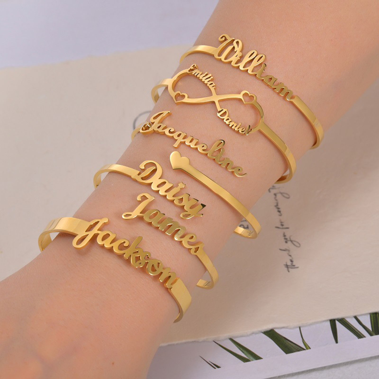 Bild von 304 Edelstahl Personalisierte Namensarmbänder, personalisierter Buchstaben-Charm-Anhänger 1 Stück