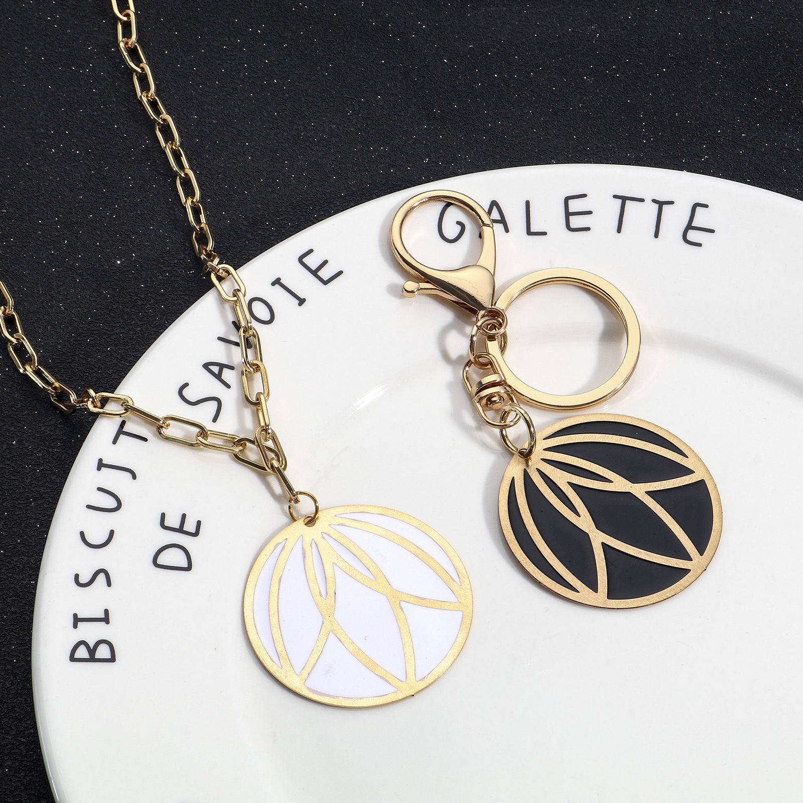 Picture of Iron Based Alloy Pendants Gold Plated Enamel